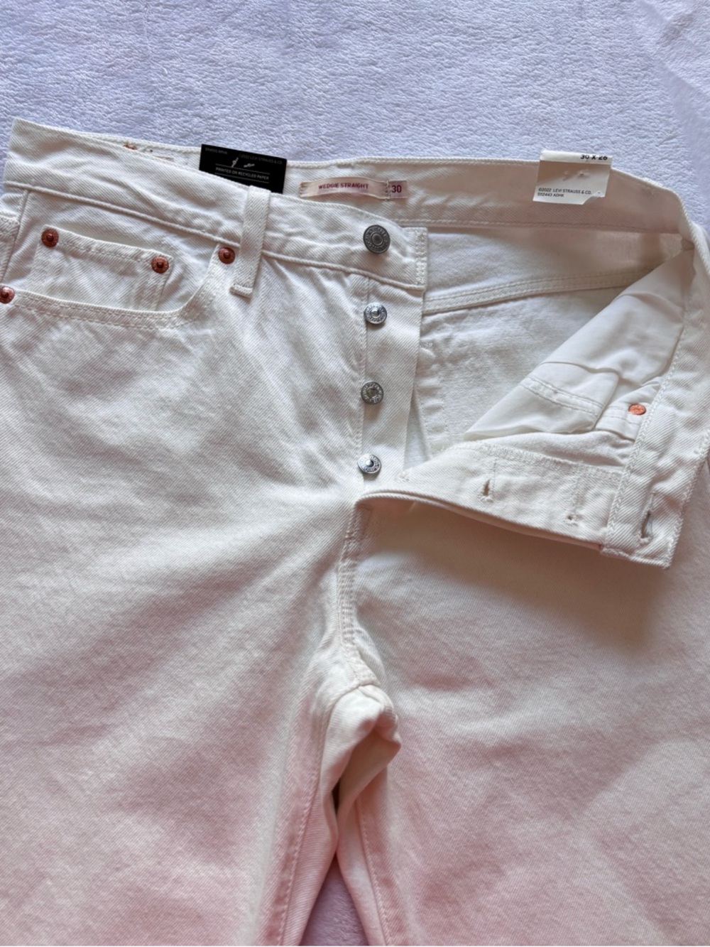 LEVI'S Wedgie Straight Leg Cropped High Rise Button Fly White Jeans--NWT--30 - Picture 7 of 16